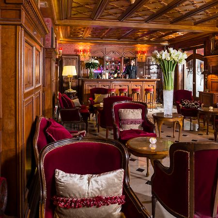 Hotel Regina Louvre Paris Bagian luar foto The bar at the Hotel de Crillon