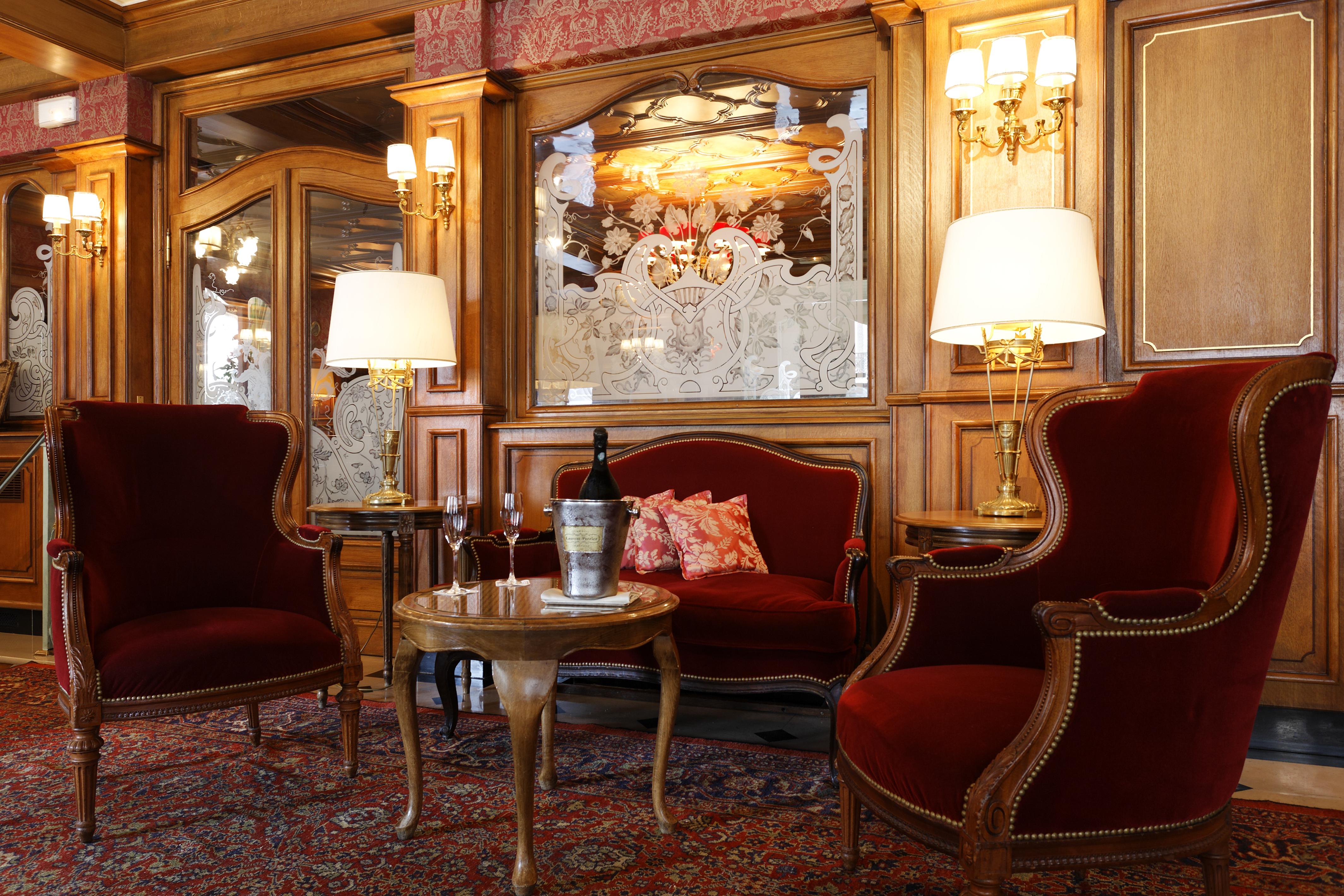 Hotel Regina Louvre Paris Bagian luar foto The lobby