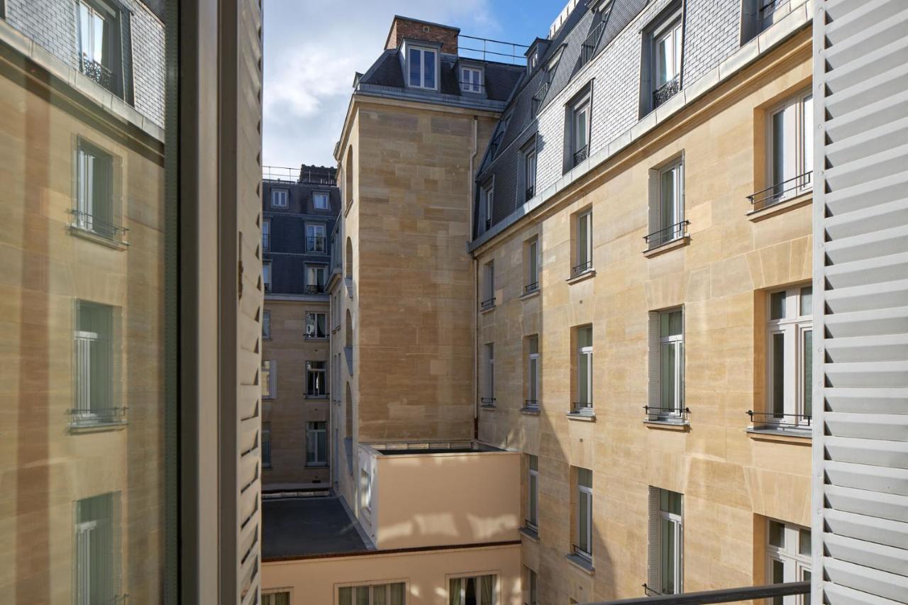 Hotel Regina Louvre Paris Bagian luar foto The courtyard of the Hôtel de Matignon