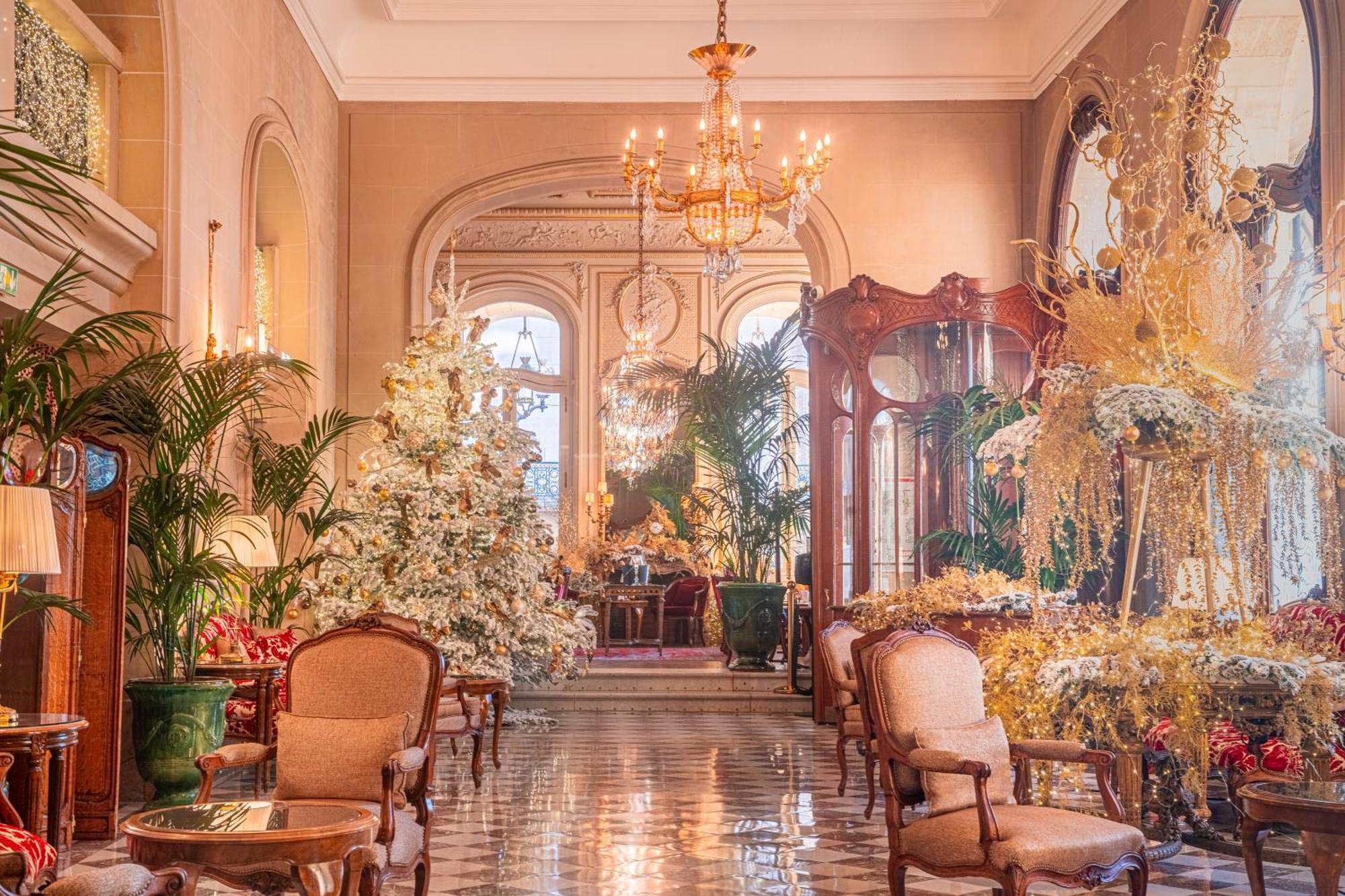 Hotel Regina Louvre Paris Bagian luar foto The lobby of the Pierre Hotel