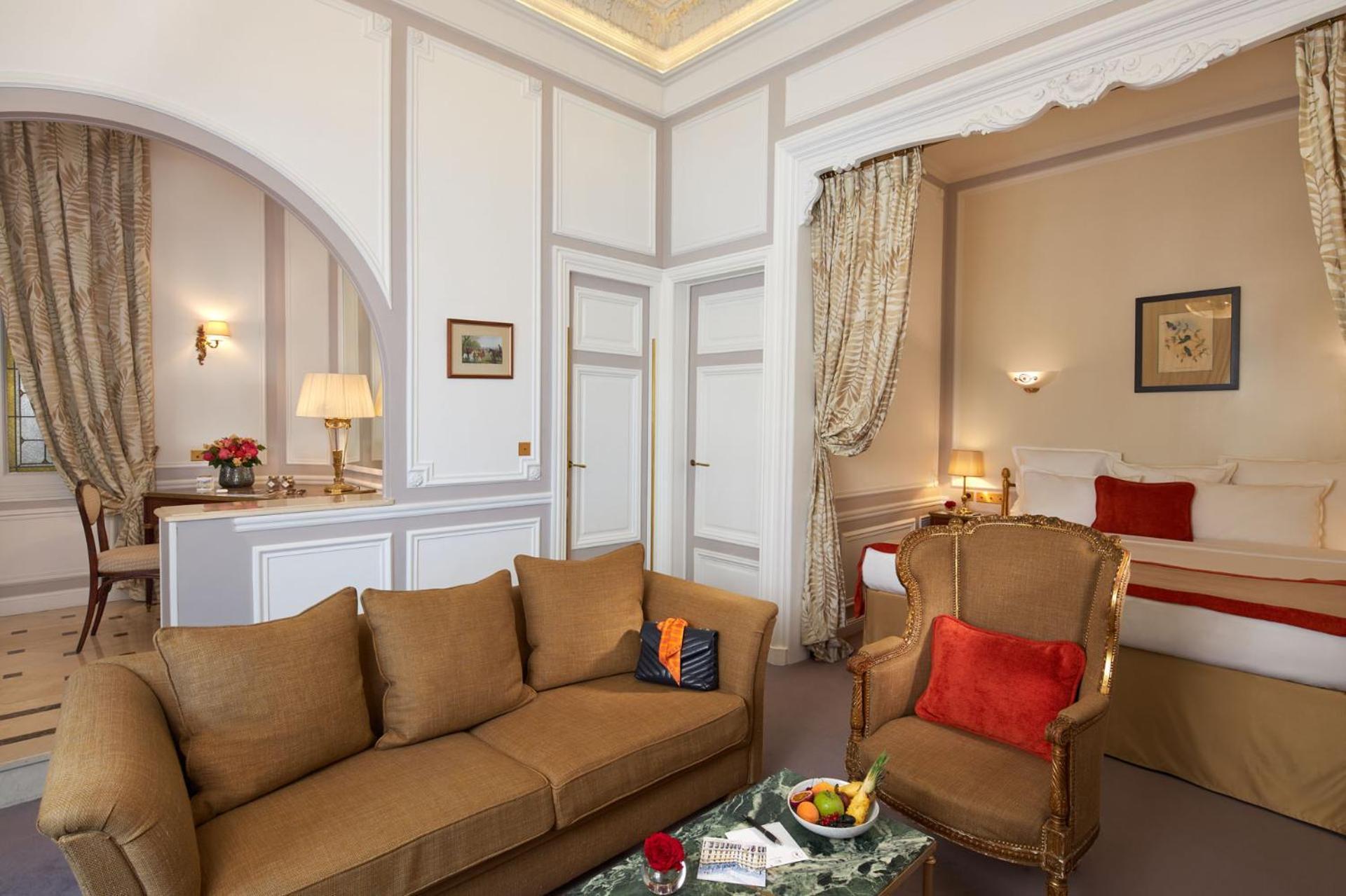 Hotel Regina Louvre Paris Bagian luar foto Suite at the Hotel de Crillon